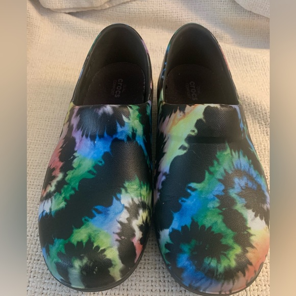 Crocs Women's Size 7 Multicolor Tie Dye Clog Shoes Slip Resistant - Picture 8 of 10